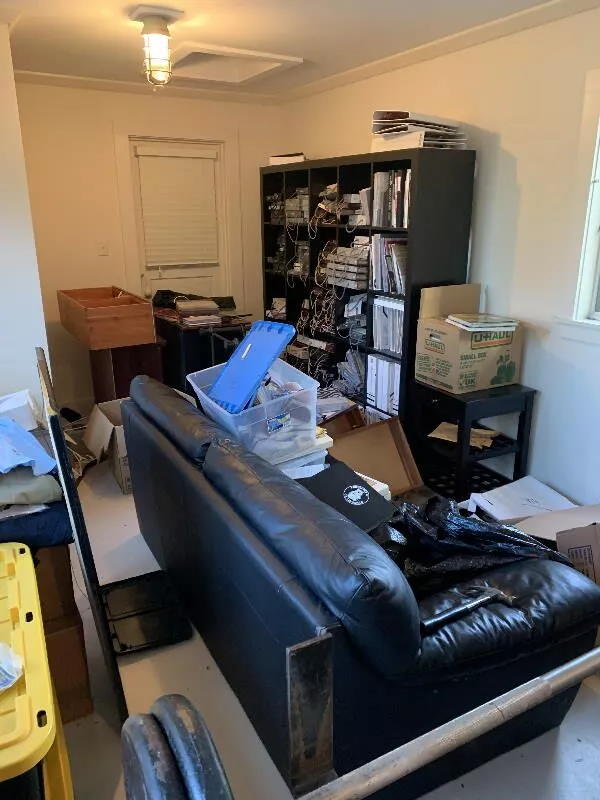 Furniture removal Manalapan, New Jersey